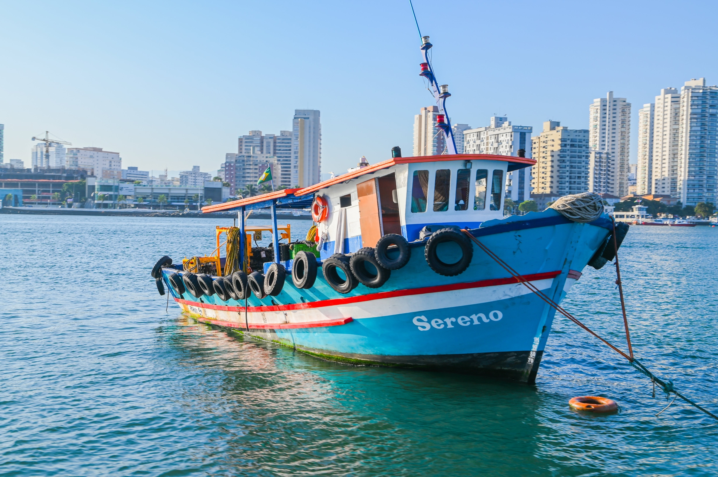 Sereno vessel at anchor in the Santos estuary