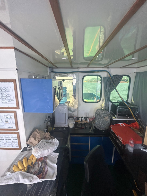 Tróia I: Wheelhouse and galley
